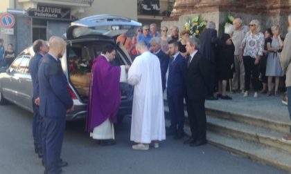 Funerale operaio annegato nel sottopasso di Feletto, una folla commossa | FOTO e VIDEO
