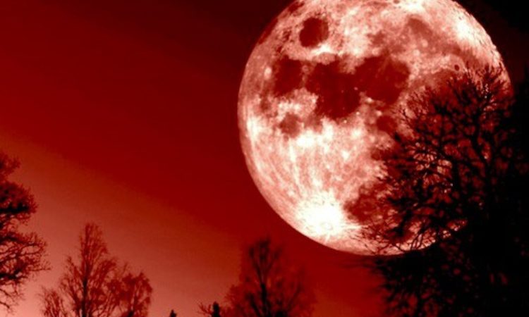 Eclissi totale di Luna più lunga del secolo, ben 103 minuti