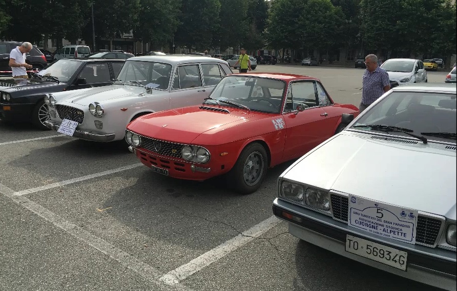 Rievocazione della Cuorgnè Alpette: tutti pazzi per le auto storiche