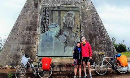 Sindaco e consigliera in bici a Santiago de Compostela