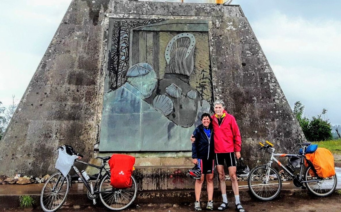 Sindaco e consigliera in bici a Santiago de Compostela