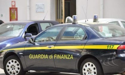 Officina meccanica clandestina scoperta dalla guardia di finanza a Torino