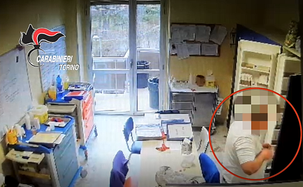 Oss ladro di fedi nuziali in una casa di riposo canavesana | VIDEO