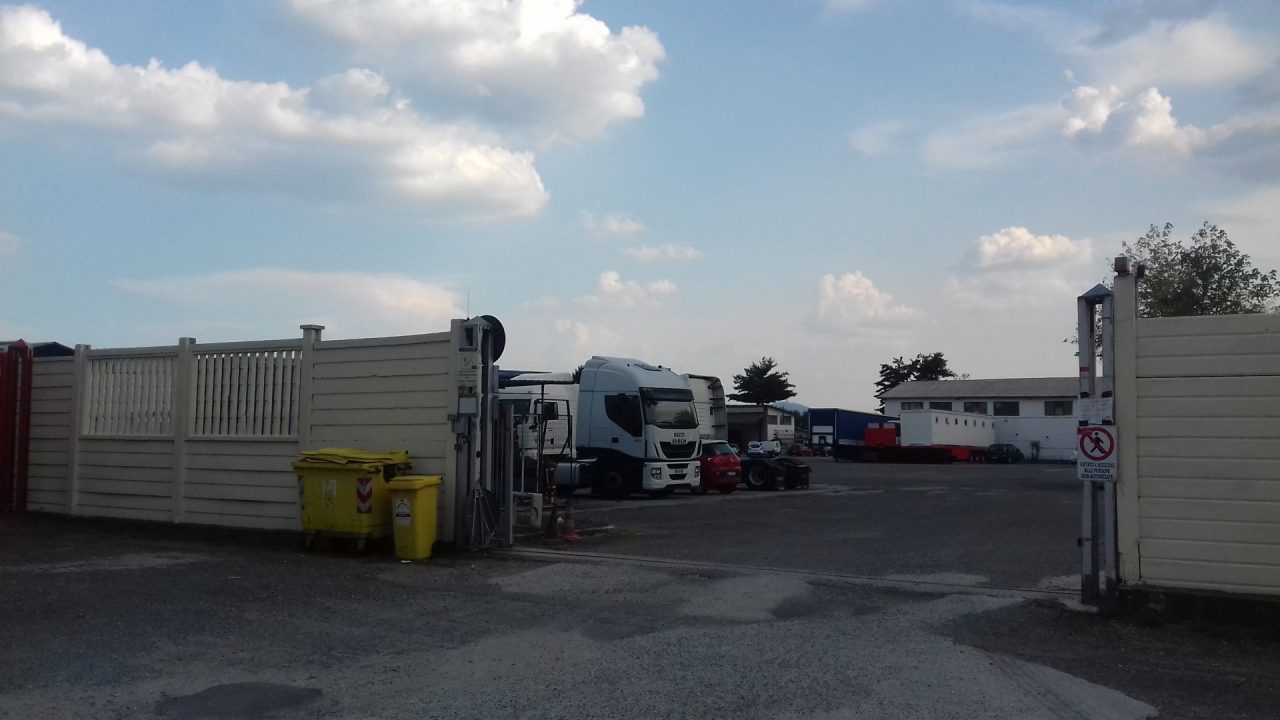 Titolare ditta di autotrasporti si toglie la vita per i debiti