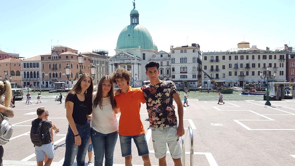 Istituto 25 Aprile di Cuorgnè: successo per Irene Costa ad Arcipelago Scuola