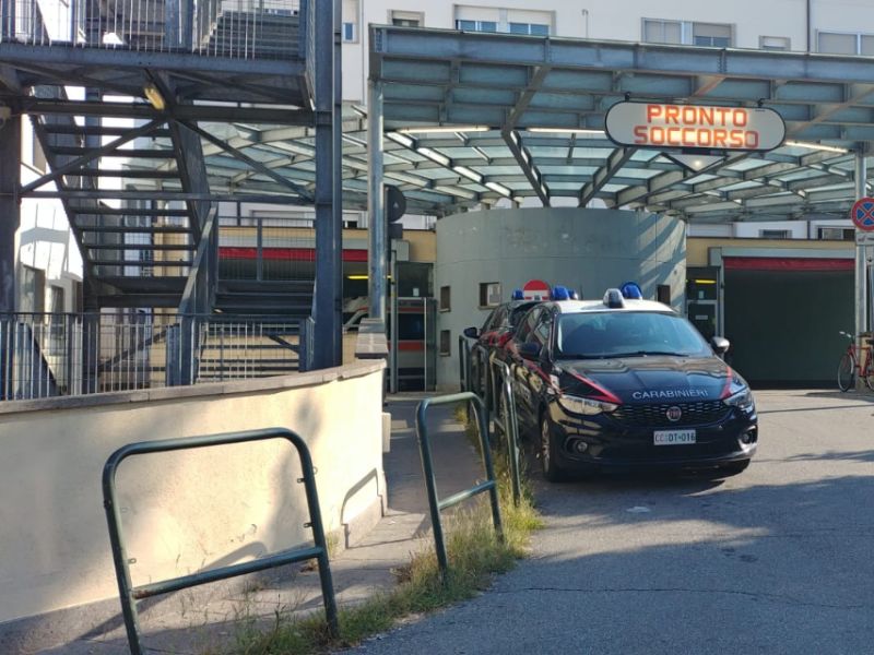 Suicidio in ospedale: si getta dal 3° piano