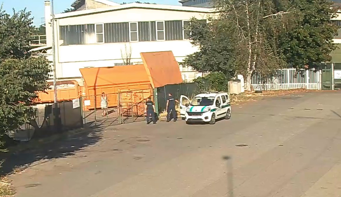 Tentano furto: 5 denunciati