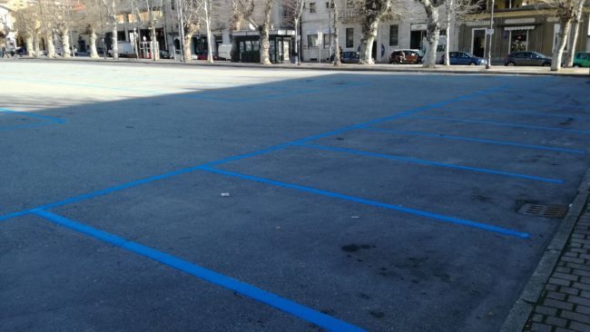 Strisce blu a Cuorgnè: da sabato 1 settembre torna il parcheggio a pagamento