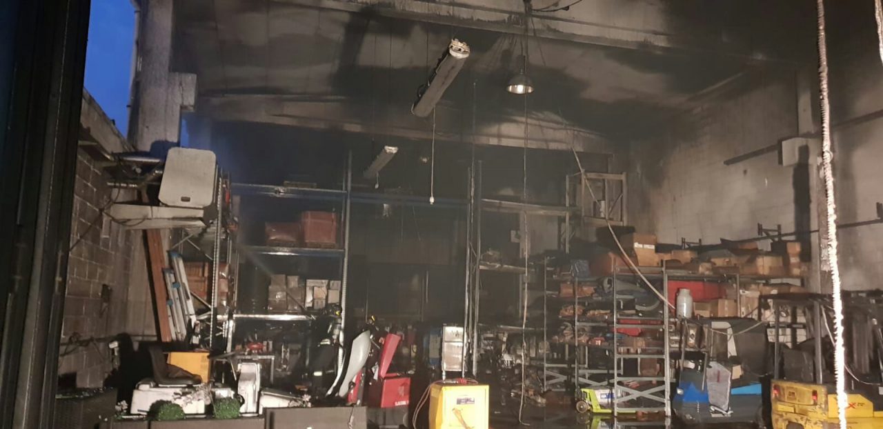 Incendio a Leini in un’azienda di  macchinari per la pulizia