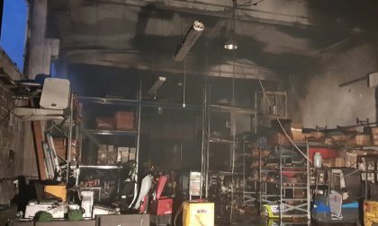 Incendio a Leini in un'azienda di  macchinari per la pulizia