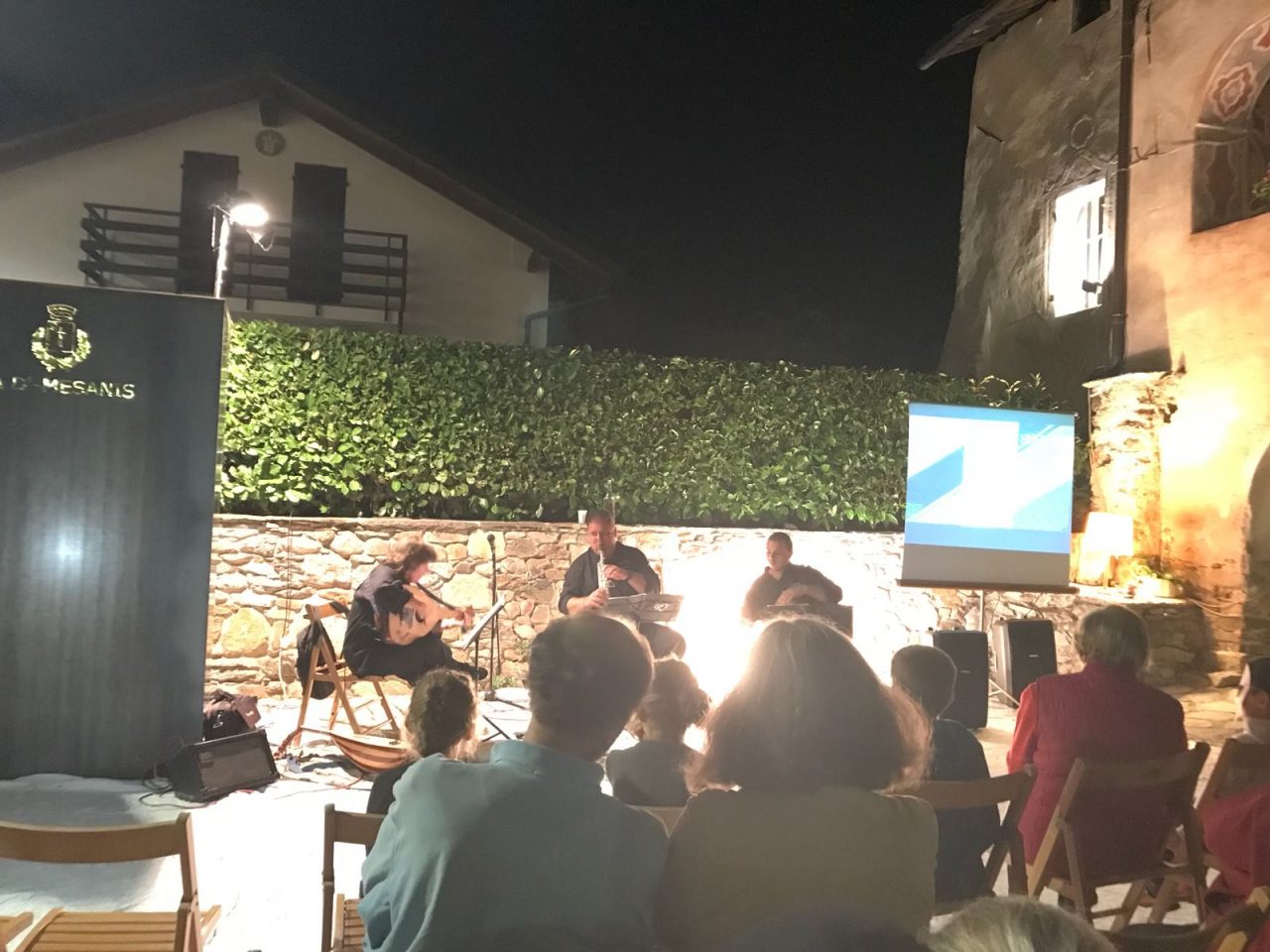 Concerto a Ka d’Mesanis un successo a Rueglio (VIDEO MUSICALE)