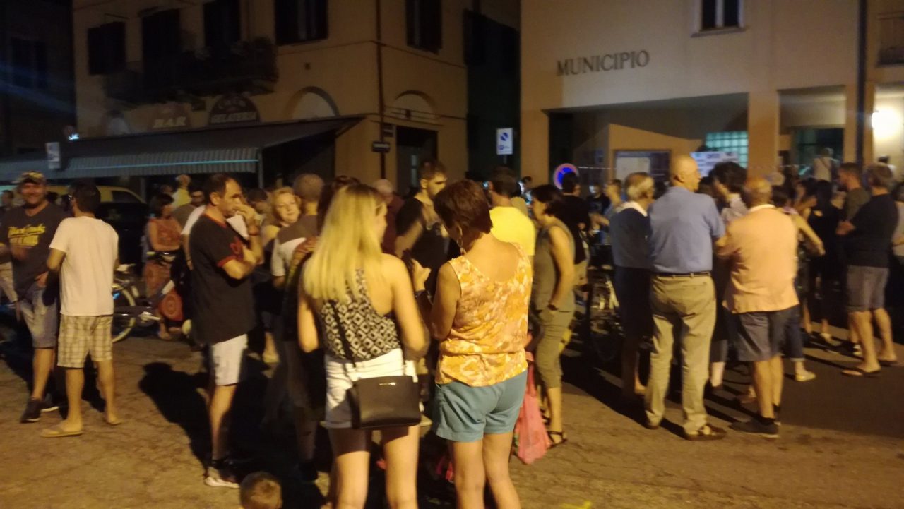 Manifestazione Feletto contro la soppressione della fermata da parte di Gtt