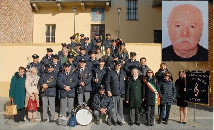 Leini saluta Natale Benedetto, alfiere della Filarmonica
