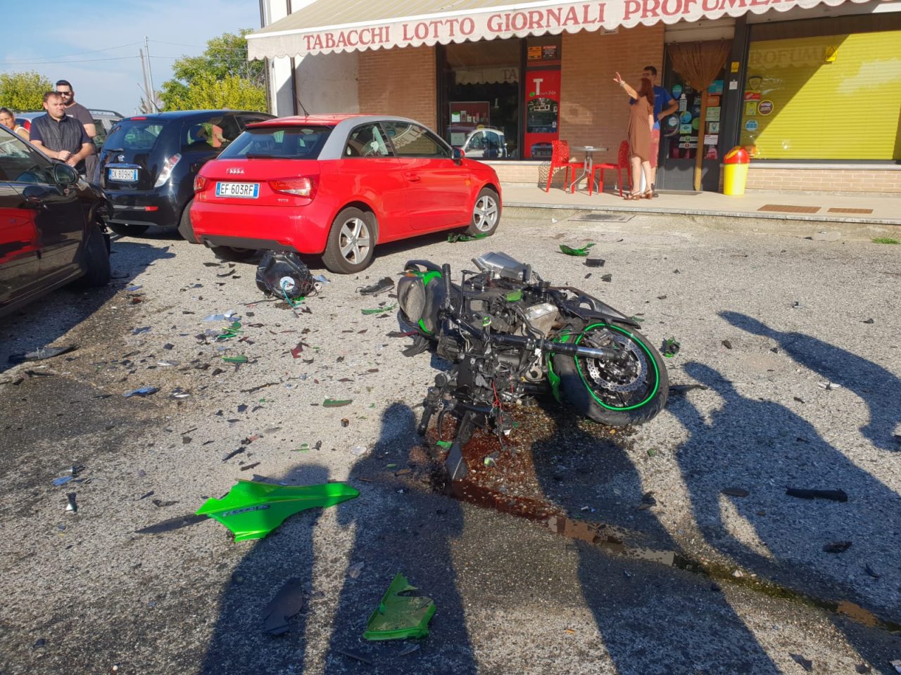 Scontro mortale in via Montalenghe: vittima un centauro