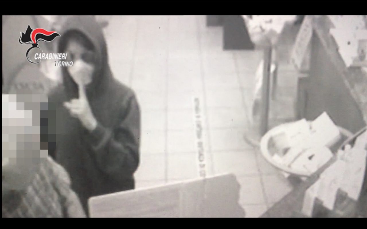 Come Bonnie e Clide, fermata coppia di rapinatori seriali | FOTO e VIDEO