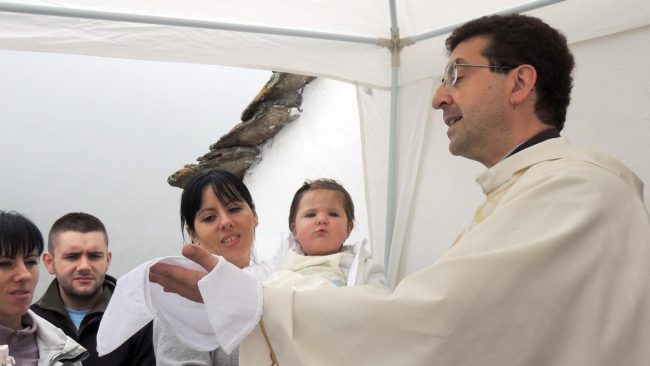 Ordinazione episcopale don Roberto Farinella sabato a Ivrea