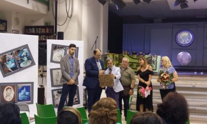 La Meridiana dell'incontro: un bassorilievo del Liceo Faccio donato a Napoli