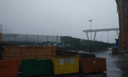 Crolla ponte autostradale a Genova, attenzione se siete in viaggio | FOTO e VIDEO