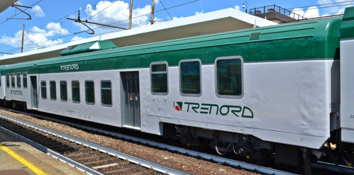 “Zingari scendete, avete rotto i c…”, annuncio shock sul treno. E Salvini twitta