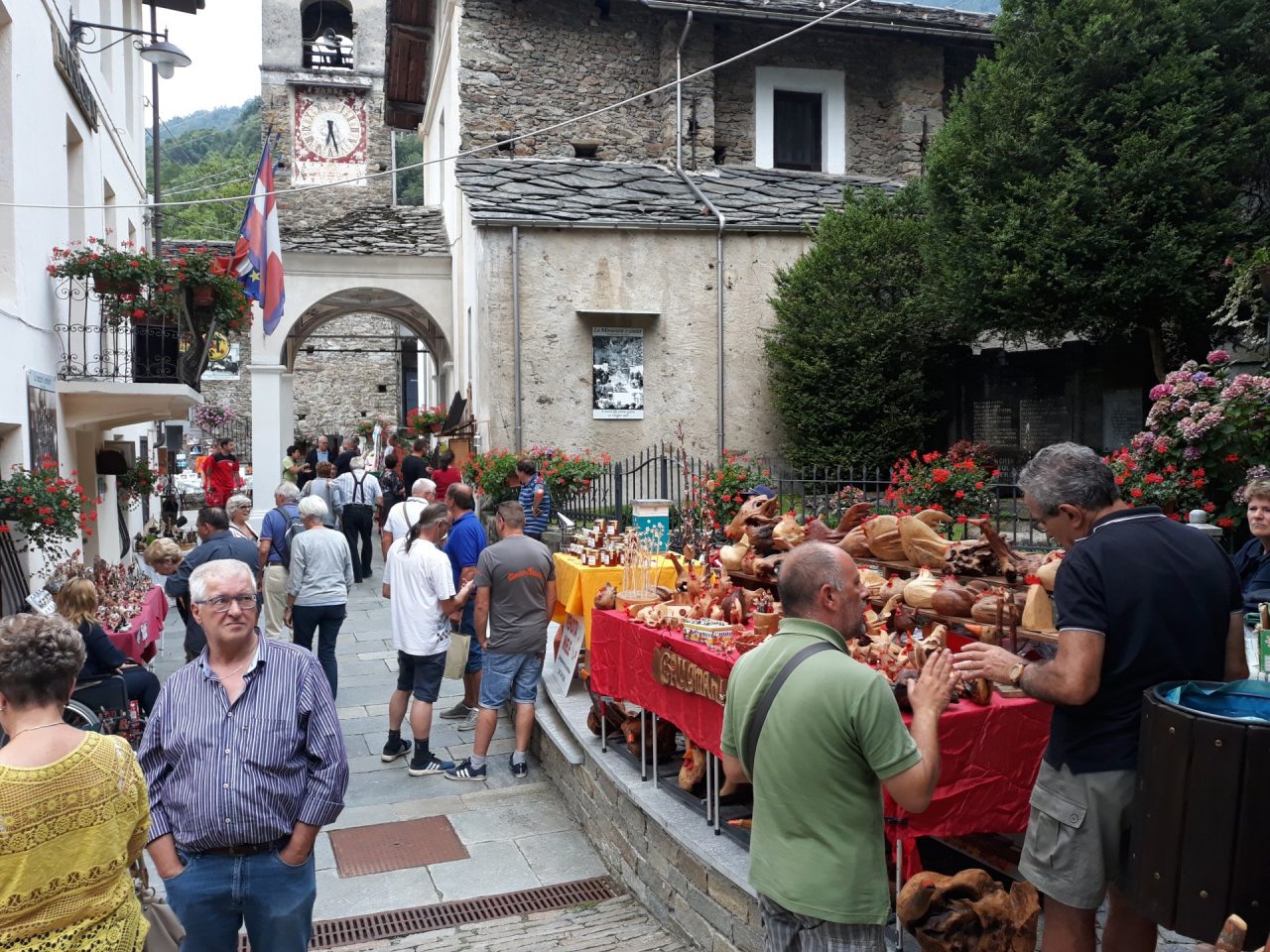 Cose di altri tempi fa centro portando tanta gente a Ingria