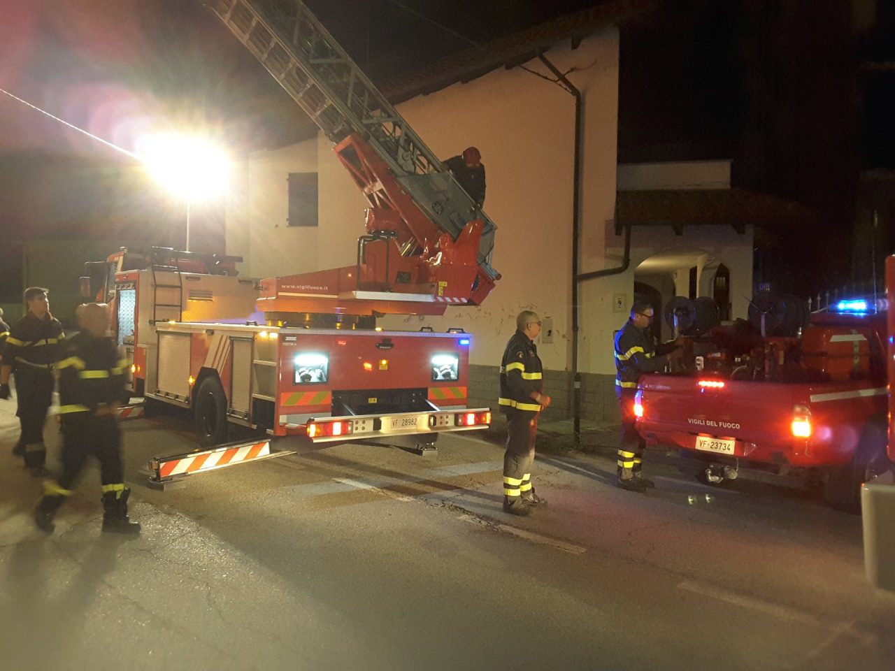 Ristorante a fuoco a Leini, incendio domato in pochi istanti nessun danno | FOTO
