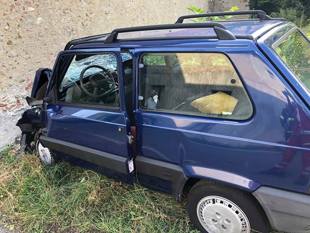 Auto contro muro conducente grave al Cto di Torino (FOTOGALLERY)
