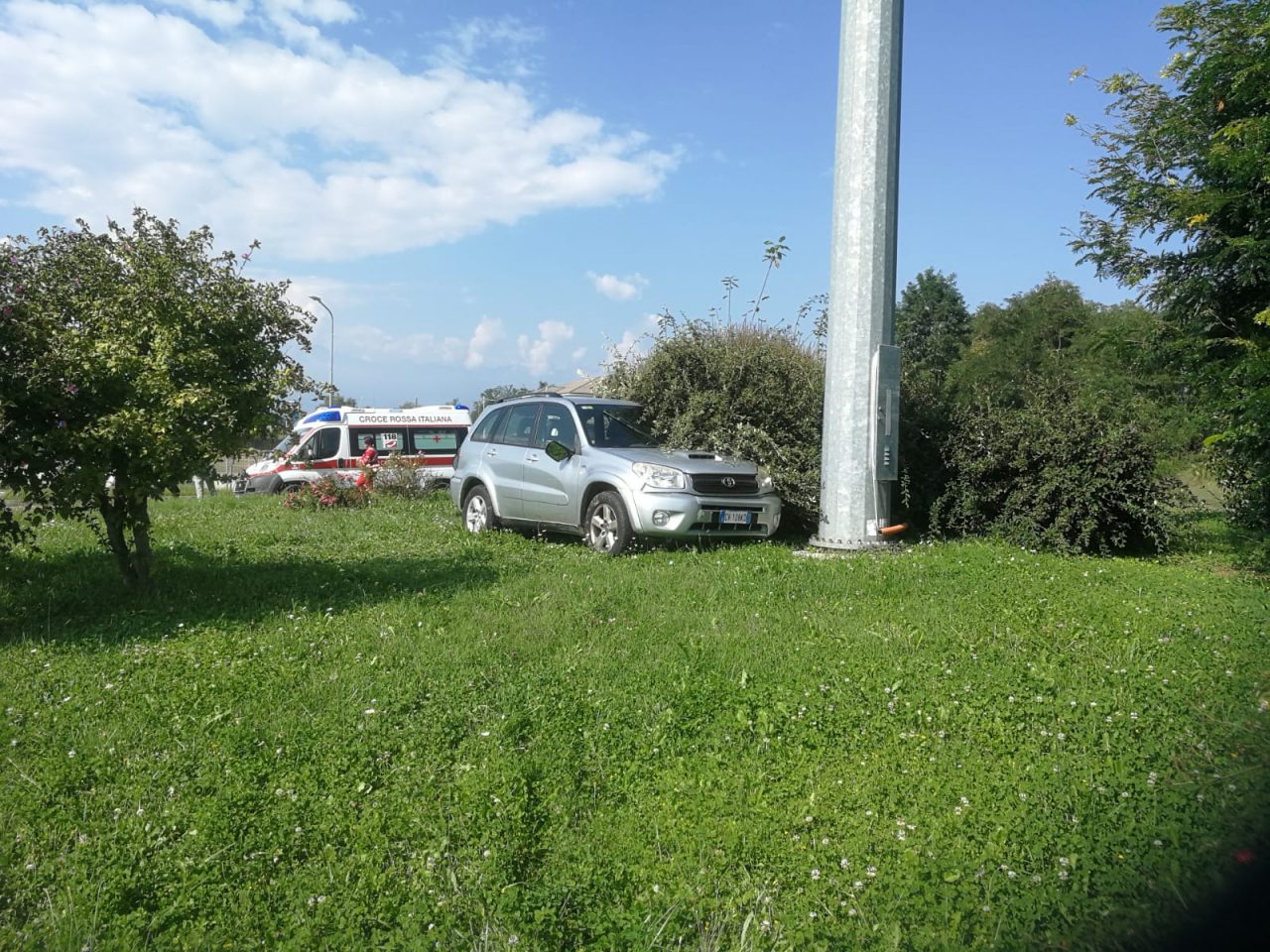 Incidente alla rotonda di San Giusto Canavese: ferito 62enne di Alpette