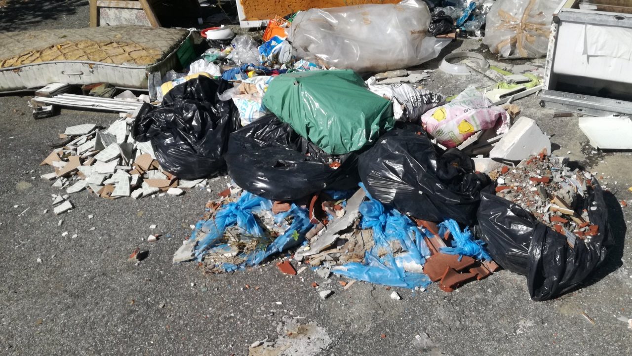Tagga il maiale a Favria: caccia a chi abbandona rifiuti nell’area industriale