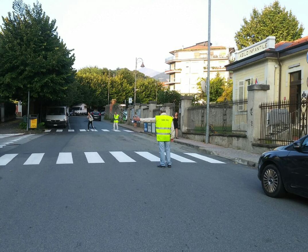 Comune di Cuorgnè e attività di volontariato: due nonni vigile al lavoro