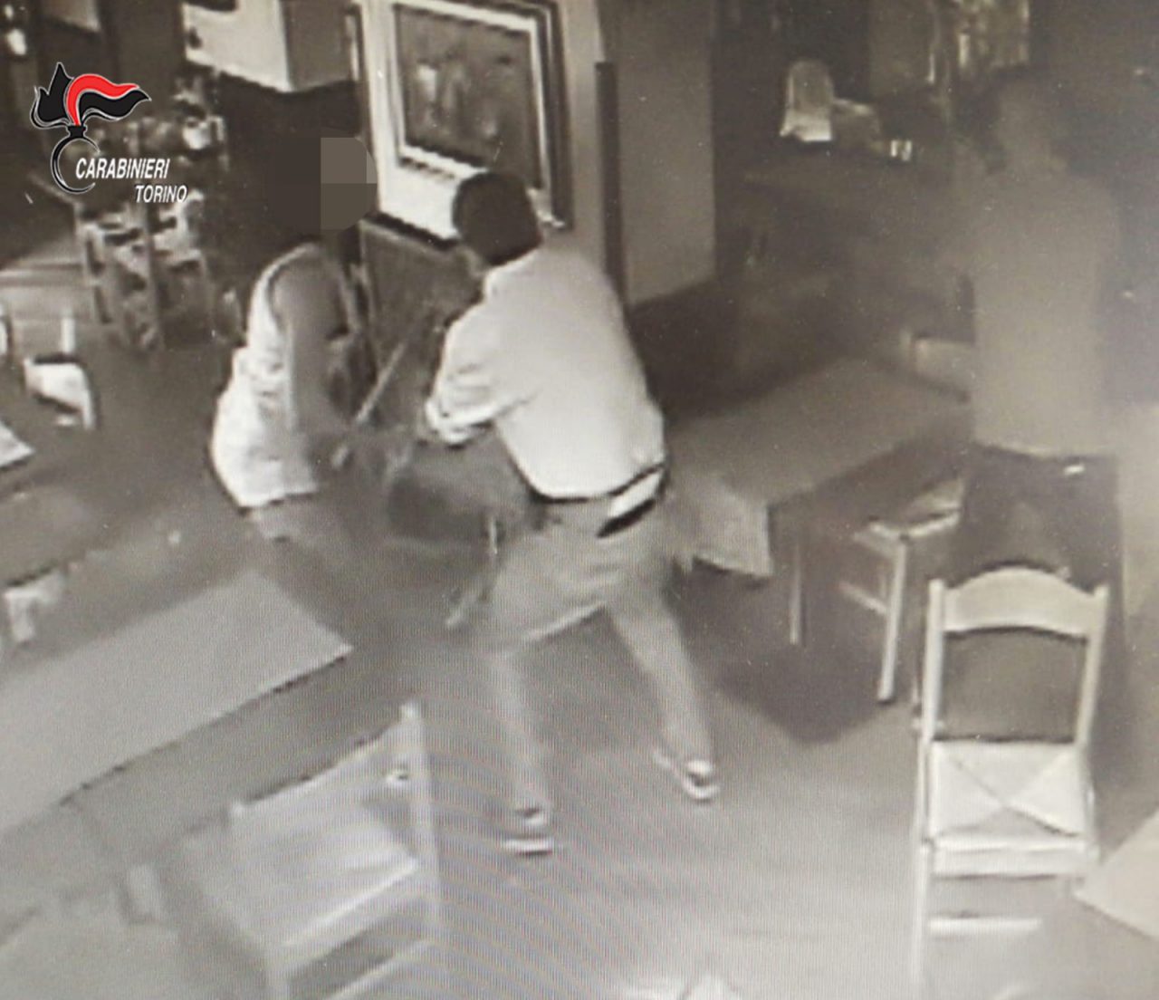 Rissa in famiglia al bar, è successo a Lanzo