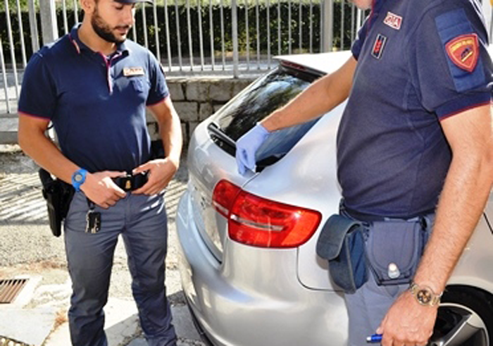 Armi e auto rubate al campo nomadi di Ivrea sequestrate dalla polizia