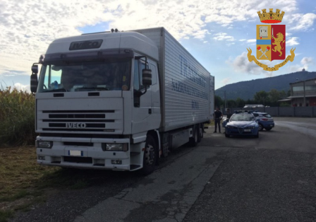 Camion rubati a Leini, ritrovati dalla polizia