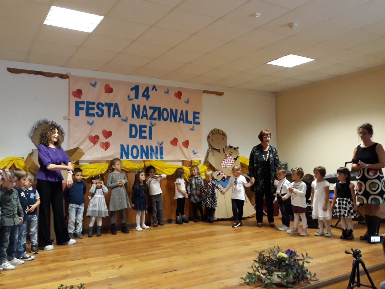 Festa dei nonni da applausi al Vernetti di Locana