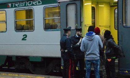 Molestate sul treno da un nigeriano: studentesse salvate da giovane rom