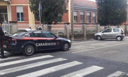 Scontro auto e moto davanti alla scuola di Castellamonte