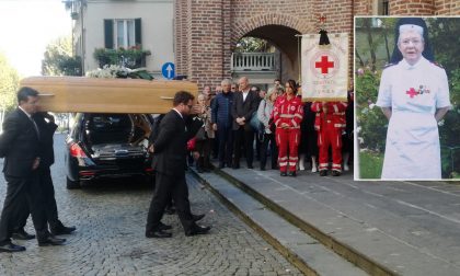 L'ultimo commosso saluto alla crocerossina Cristiana Marietti