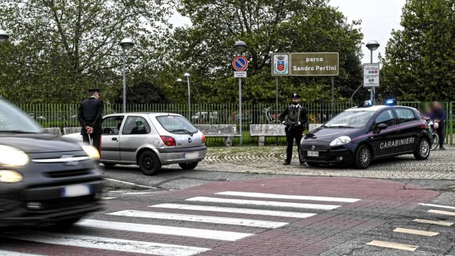 Posti di blocco e controlli intensivi, operazione dei carabinieri a Settimo