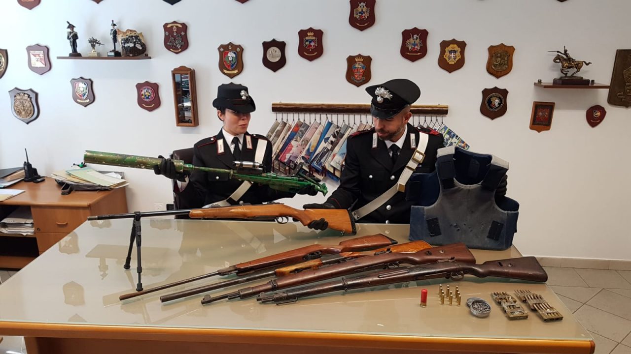 Arsenale in un fienile e in casa due arresti in Canavese | FOTO
