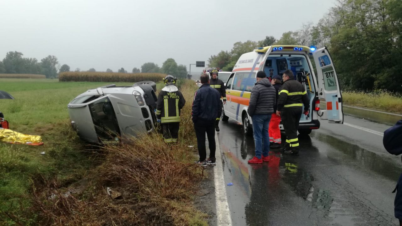 Auto fuoristrada a San Ponso, una donna ferita