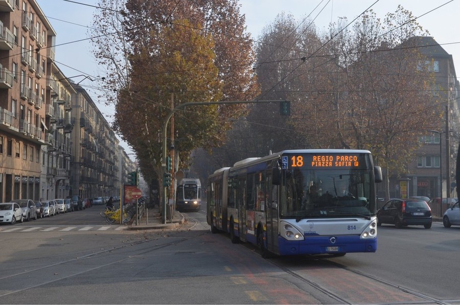 Molestava due ragazze sul bus: 58enne arrestato dai civich