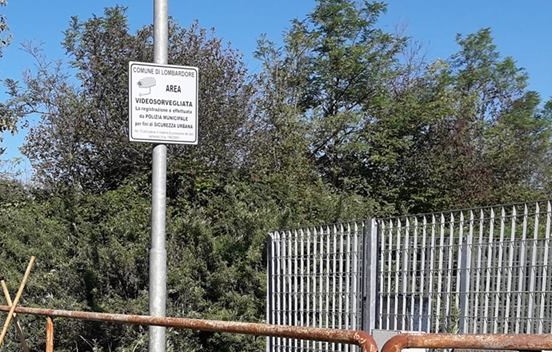 Telecamere contro i “maiali” che abbandonano i rifiuti