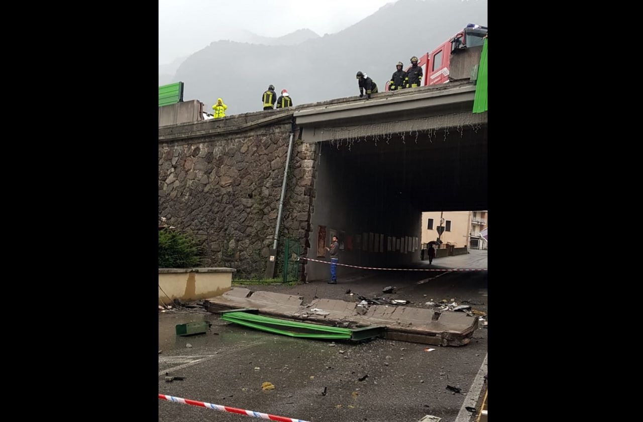 Abbattuto muretto sul viadotto dell’autostrada