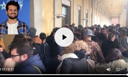 Frank Matano e Cannavacciuolo al Bistrot di Novara: una folla all’esterno | VIDEO