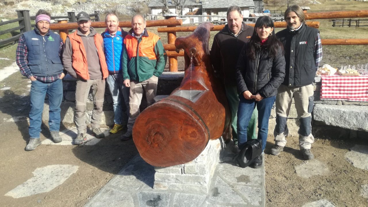 Nuova fontana a Ceresole realizzata dagli operai del gruppo forestale