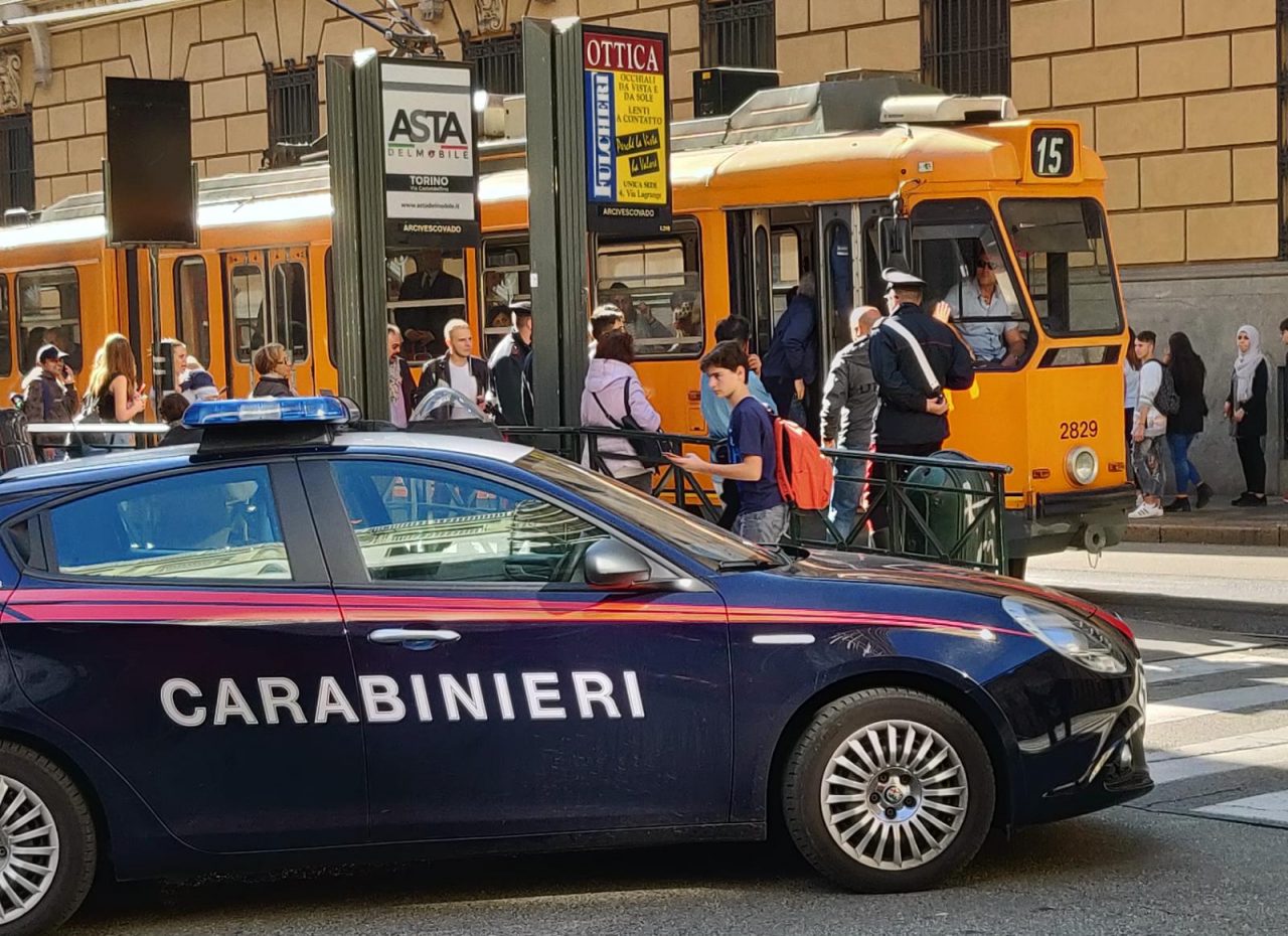 Rompe il naso a un autista GTT, arrestato un uomo