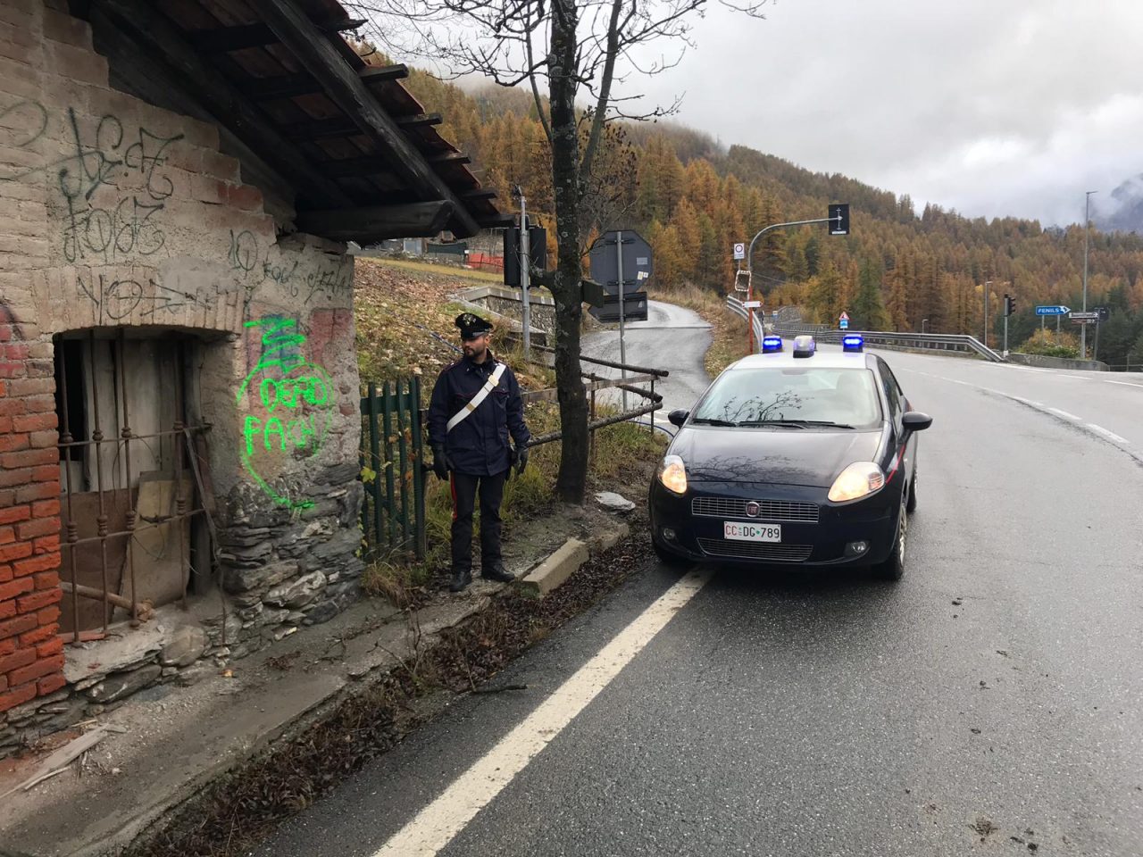 Imbratta casa privata con vernice spray, denunciato francese