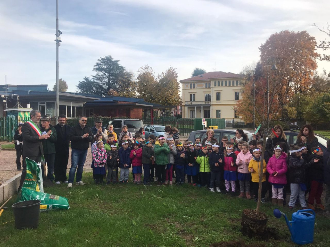 Festa degli alberi a Balangero con i bimbi della primaria | VIDEO
