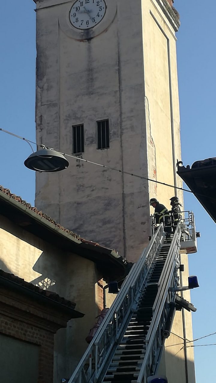 Intonaco pericolante al campanile di Oglianico