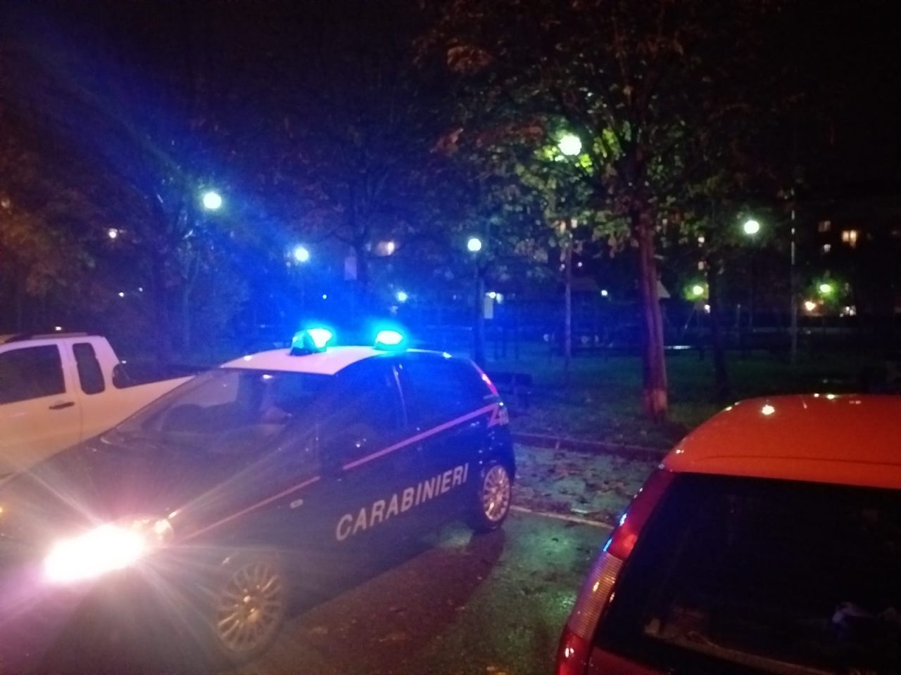 Droga ai giardini pubblici, i residenti denunciano e scatta il blitz