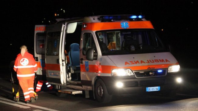 Tenta suicidio, fallisce. Dimessa dall’ospedale si butta dal balcone di casa